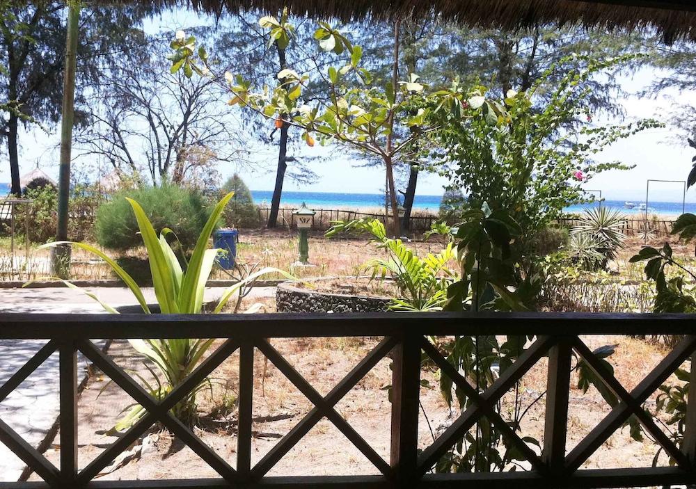 Oyo 2861 Hotel Gili Air & Restaurant Exterior photo