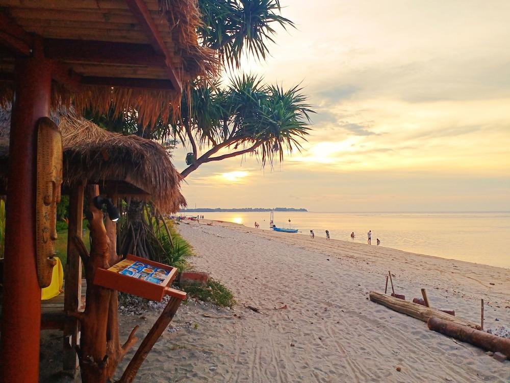 Oyo 2861 Hotel Gili Air & Restaurant Exterior photo